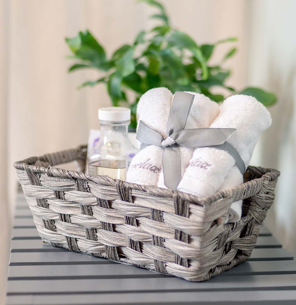toiletry basket